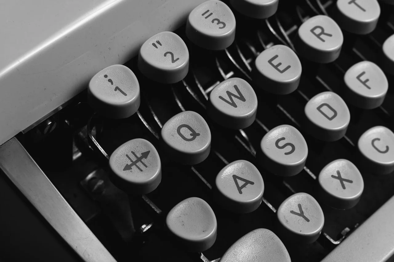 QWERTYの誕生と「速度低下神話」の真相